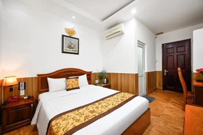 Phòng đôi Standard — Queen Hotel Saigon Airport